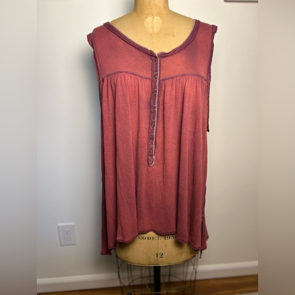 We the Free women’s sleeveless plum color tunic with snaps small - Picture 1 of 7